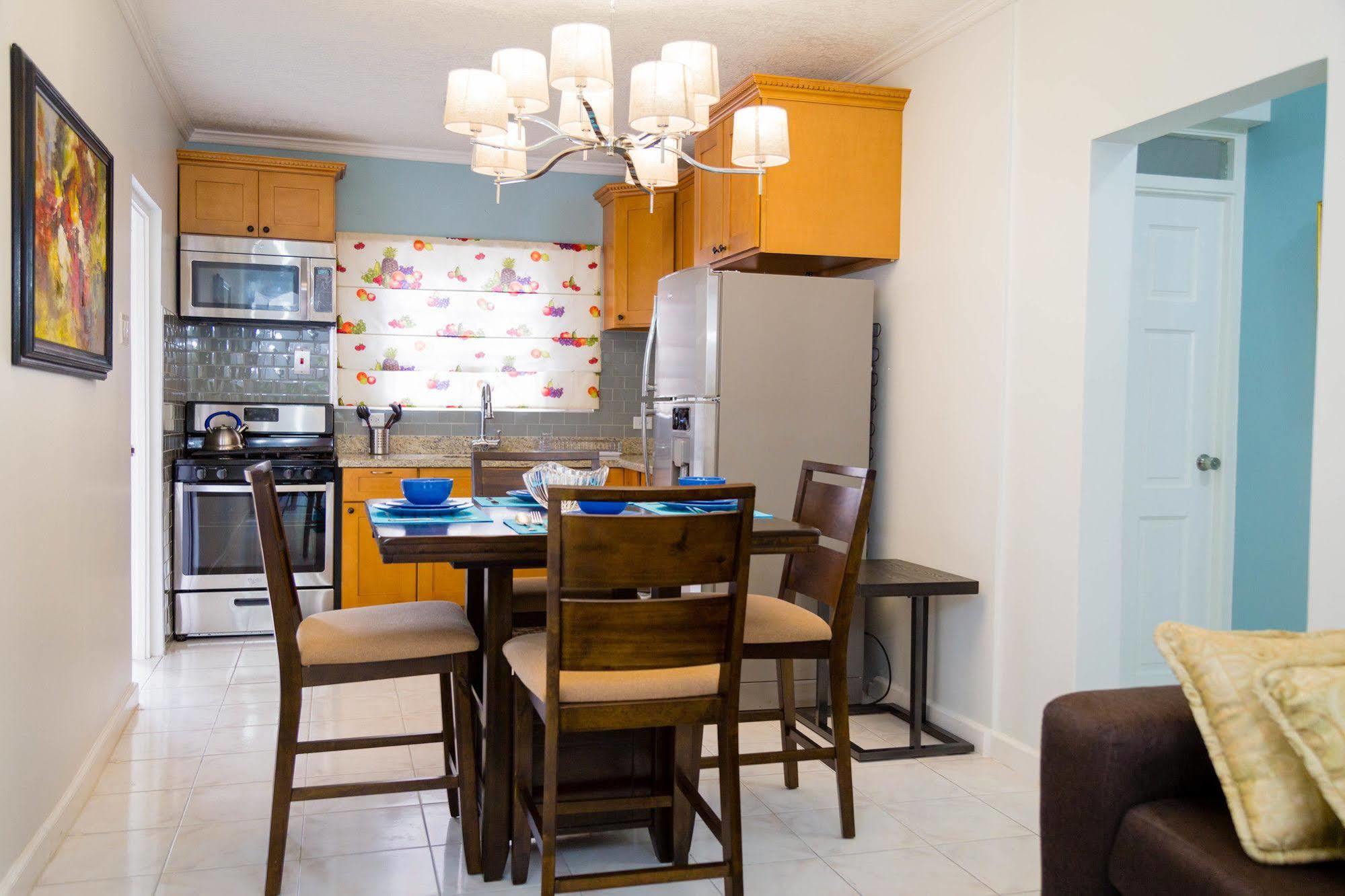 Centrally Located Guest Apartments Kingston Exteriér fotografie
