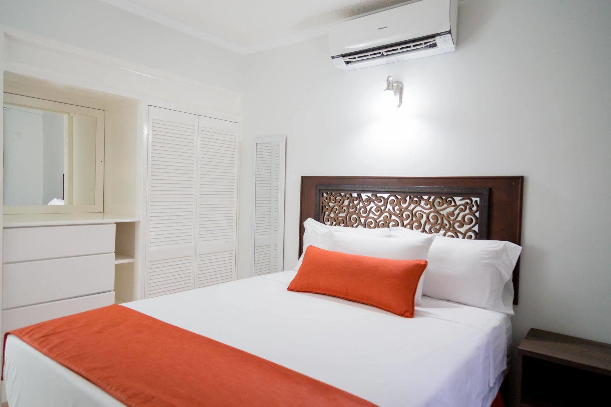 Centrally Located Guest Apartments Kingston Exteriér fotografie
