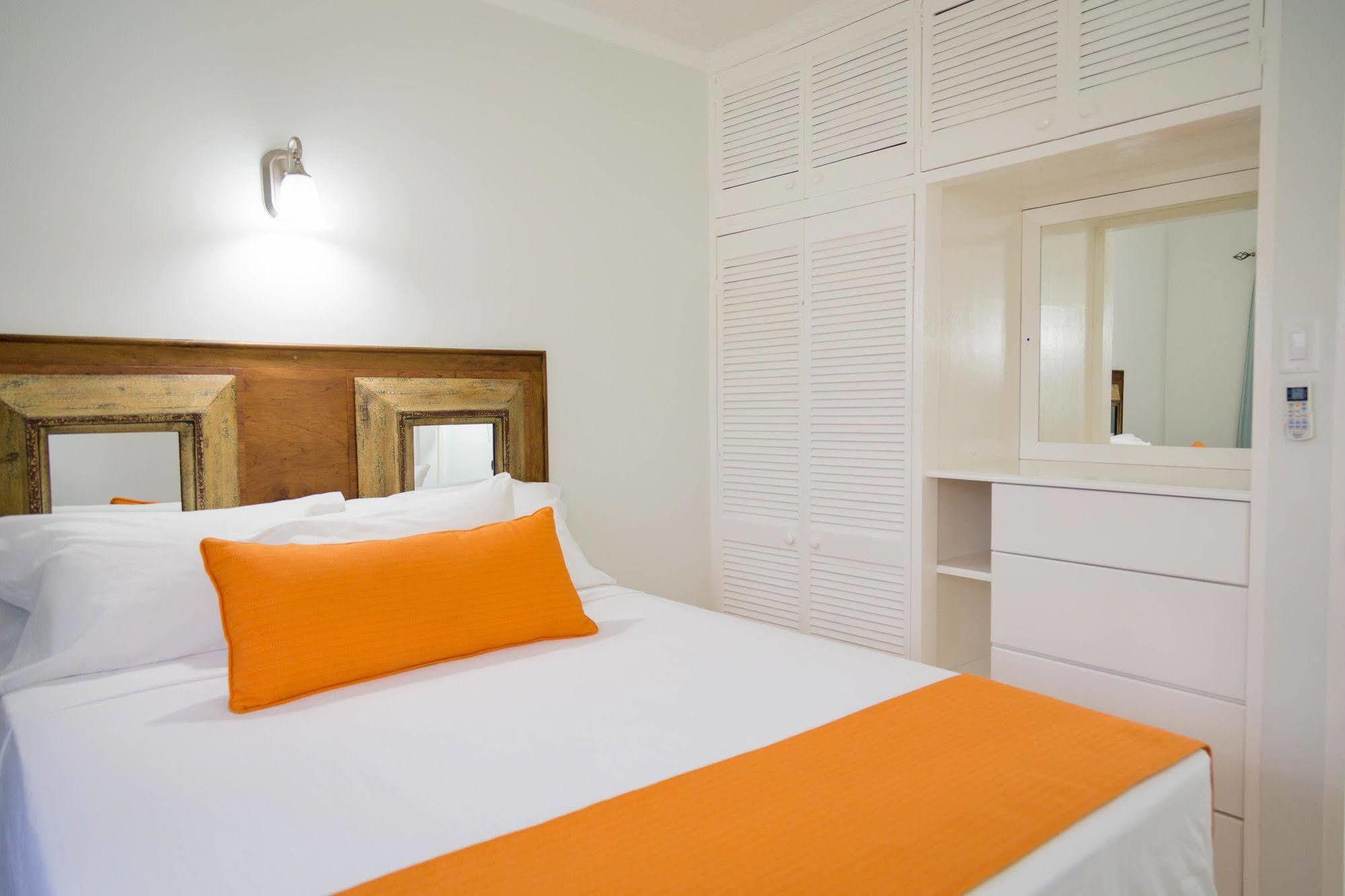 Centrally Located Guest Apartments Kingston Exteriér fotografie