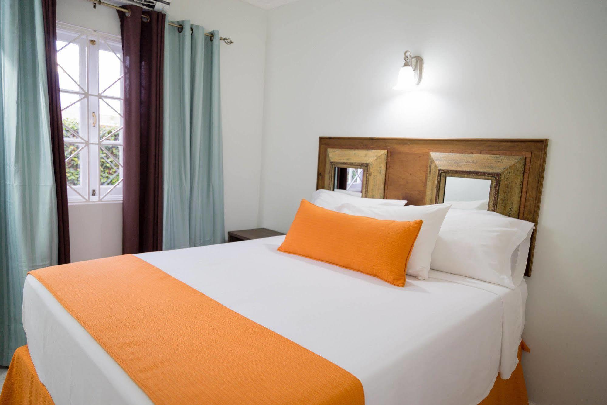 Centrally Located Guest Apartments Kingston Exteriér fotografie