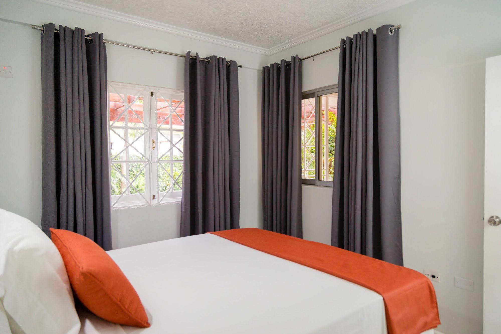 Centrally Located Guest Apartments Kingston Exteriér fotografie